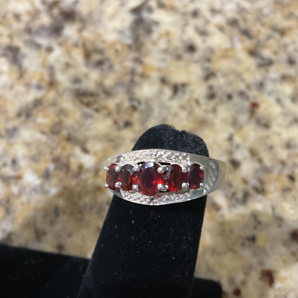 Elegant Silver and Red Garnet Ring
